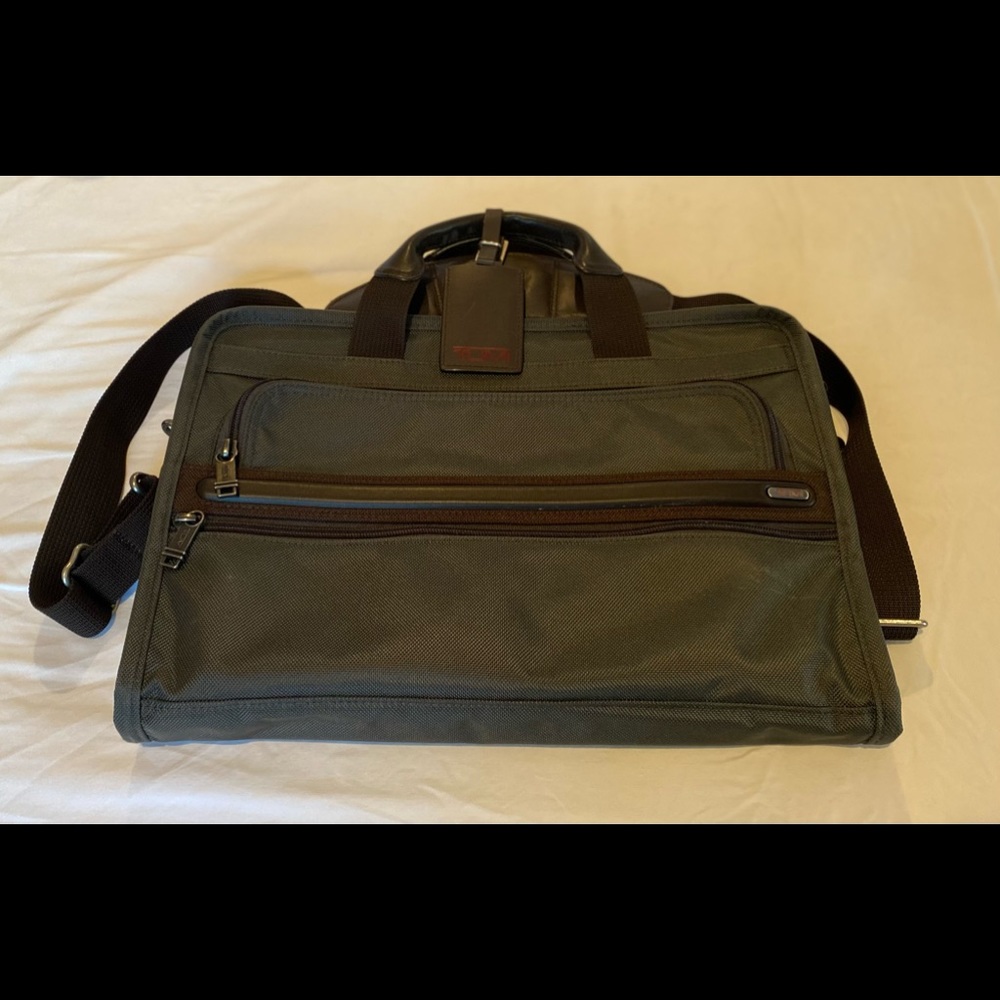 Tumi slim deluxe portfolio bag